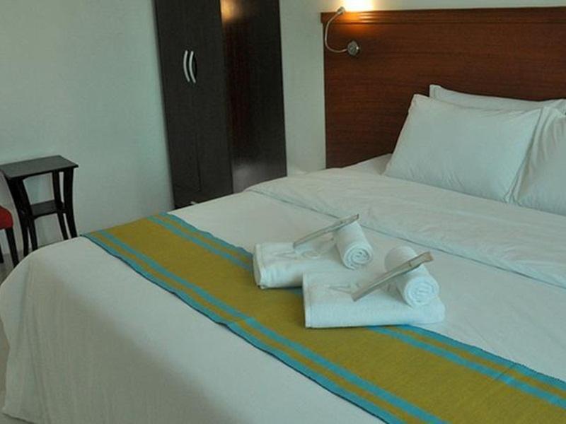 Viven Hotel Laoag Extérieur photo