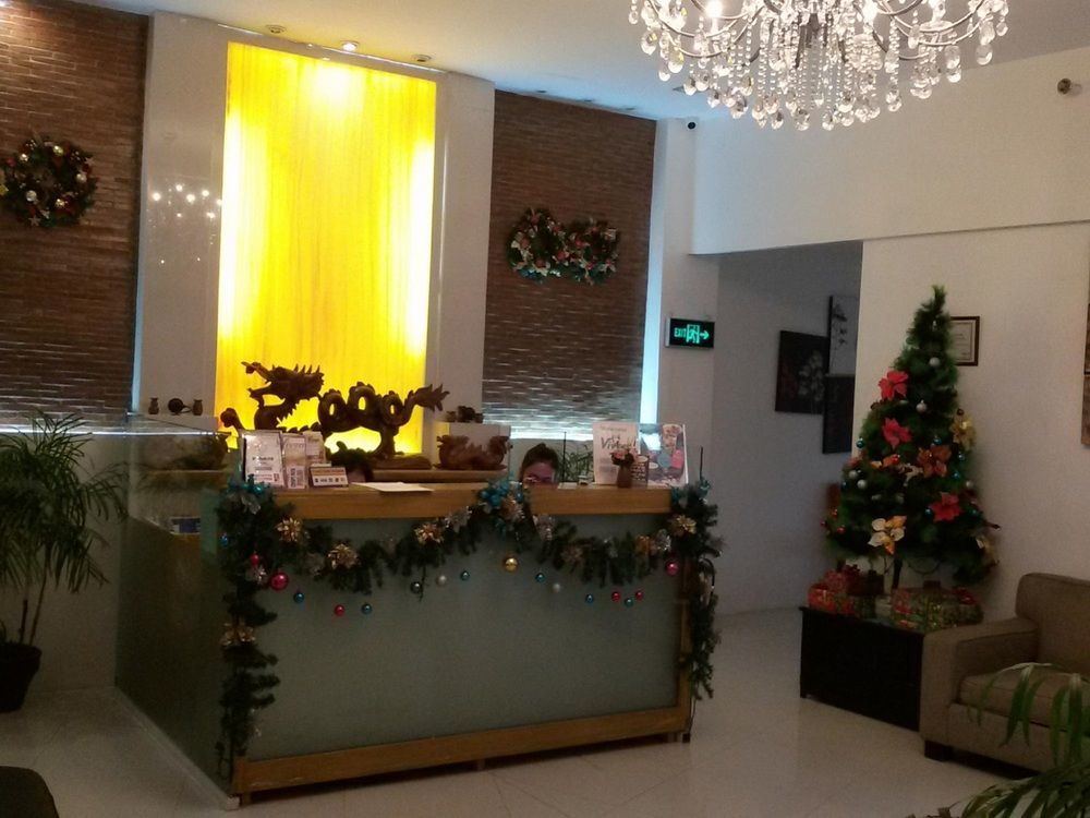 Viven Hotel Laoag Extérieur photo